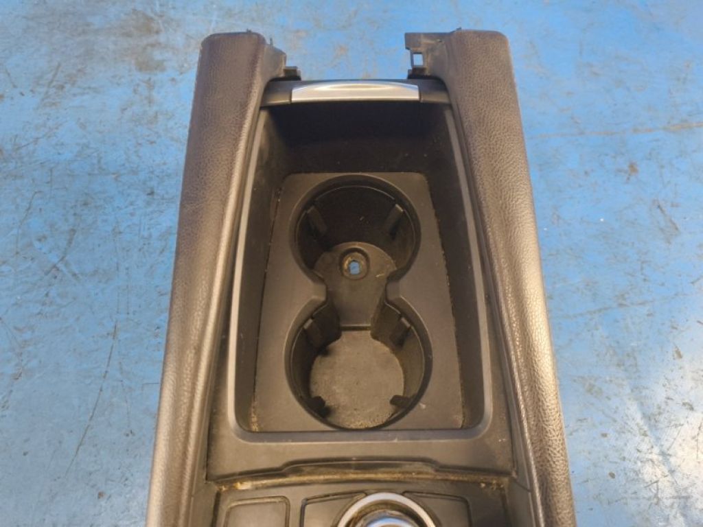 G46C66CMOA | Консоль между сидений MAZDA 3 BM 13-19 - Фото 3