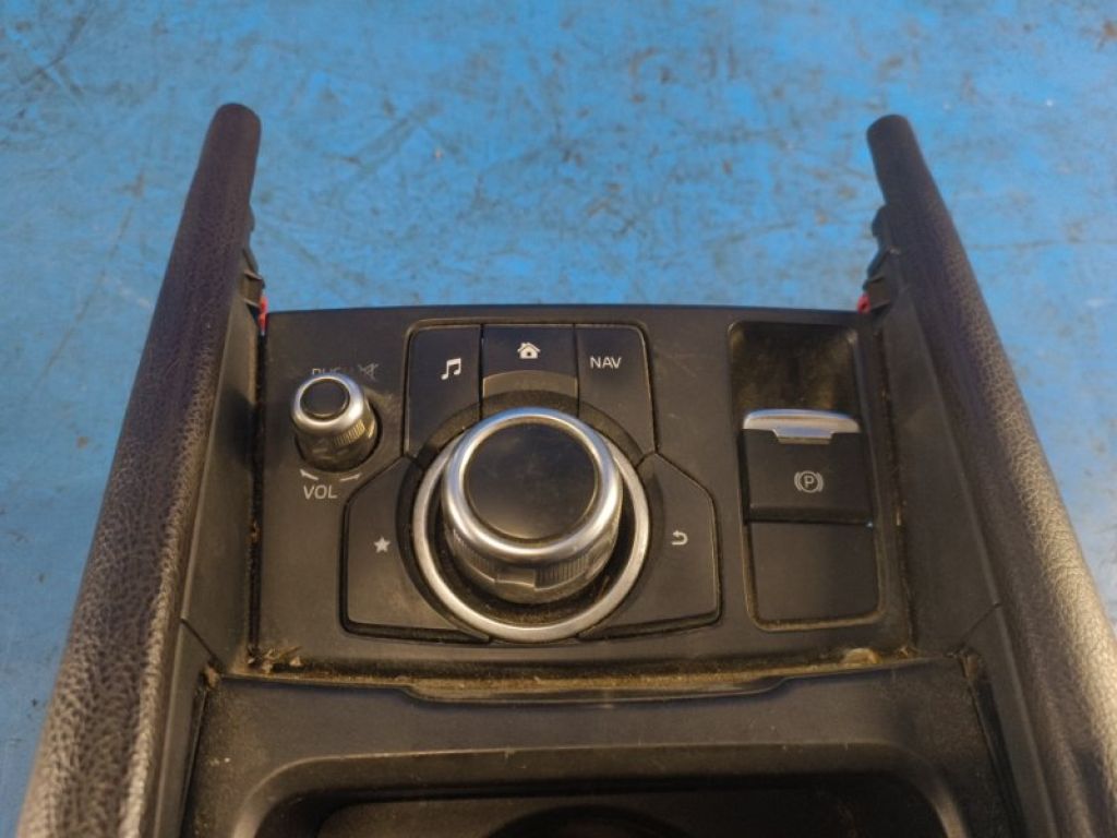 G46C66CMOA | Консоль между сидений MAZDA 3 BM 13-19 - Фото 4