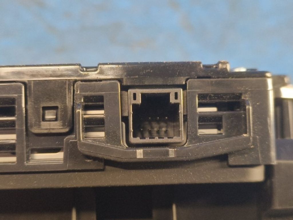 861C0-52010 | Зарядне гніздо (розетка) LEXUS LBX 23- - Фото 5