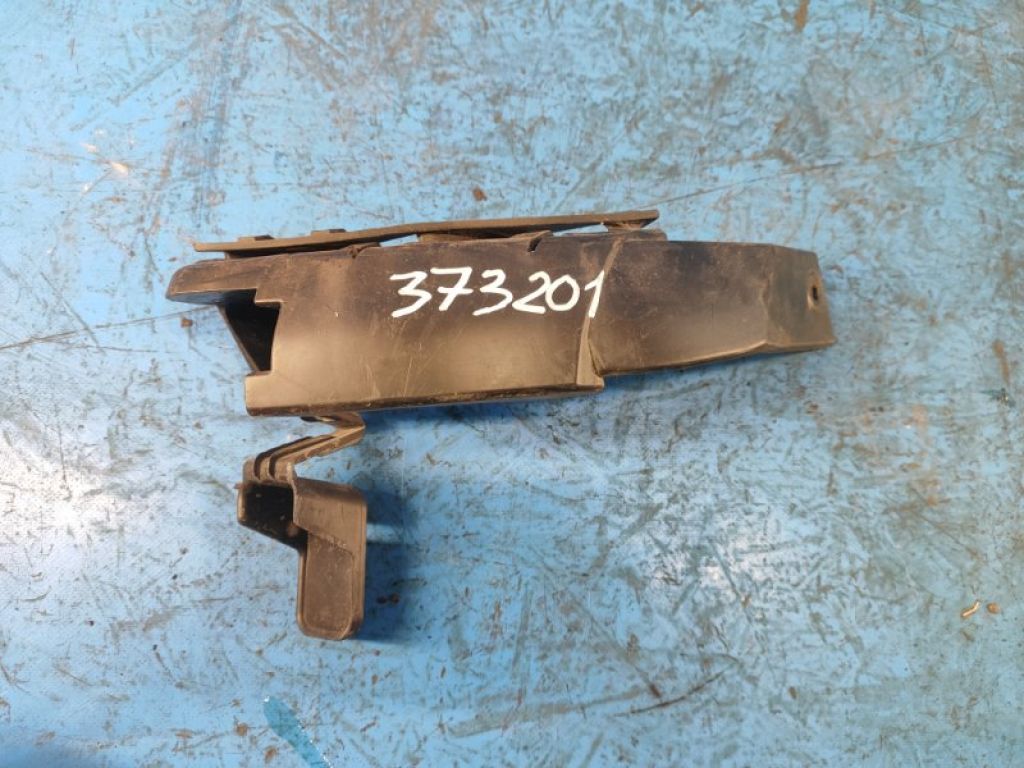 K8D2-17A881-A | Кронштейн/крепление заднего бампера прав. LAND ROVER EVOQUE 19-