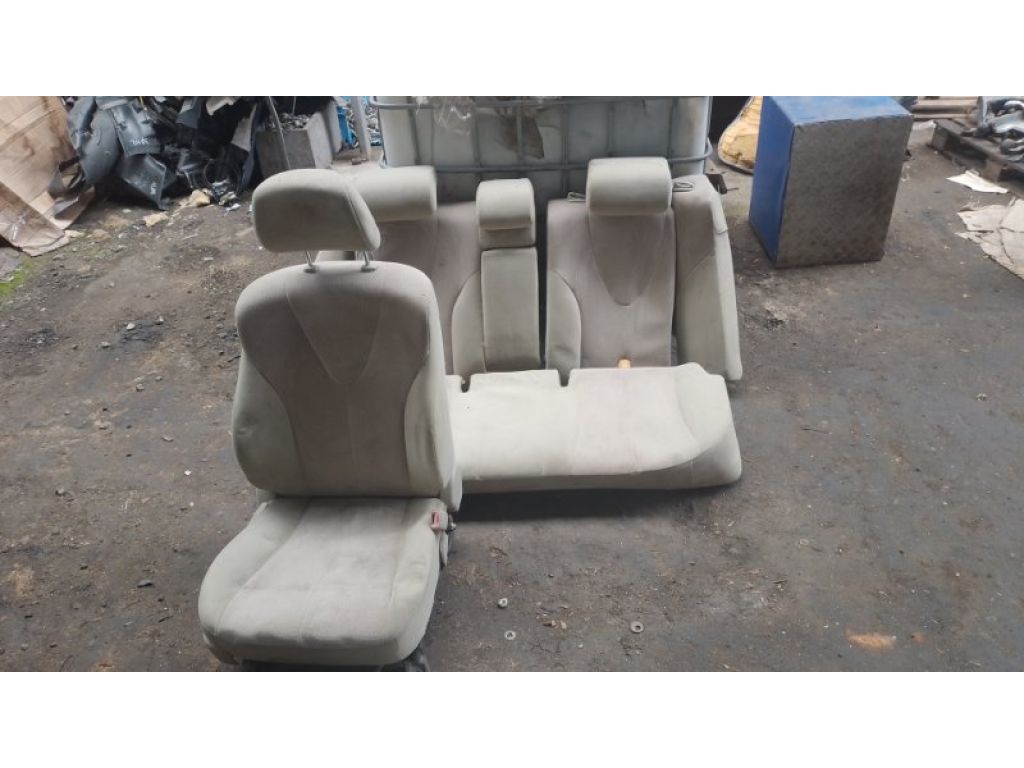Сиденья комплект задн. прав. TOYOTA CAMRY 40 06-11