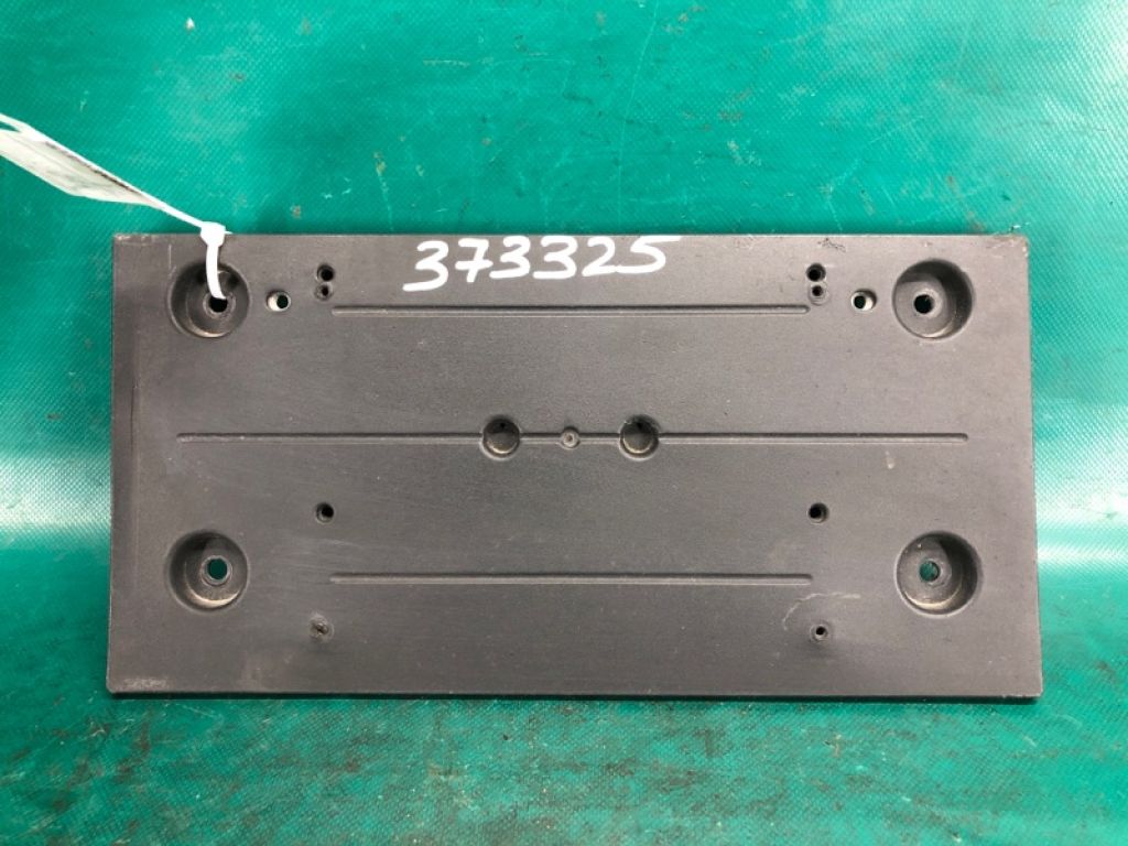 51 11 7 306 351 | Площадка номерного знака BMW I3 (I01) 13–22