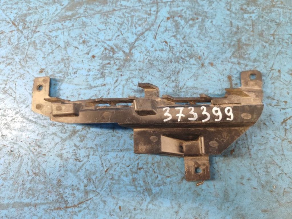 K8D2-15267-AB | Кронштейн/крепление противотуманной фары левое LAND ROVER EVOQUE 19-