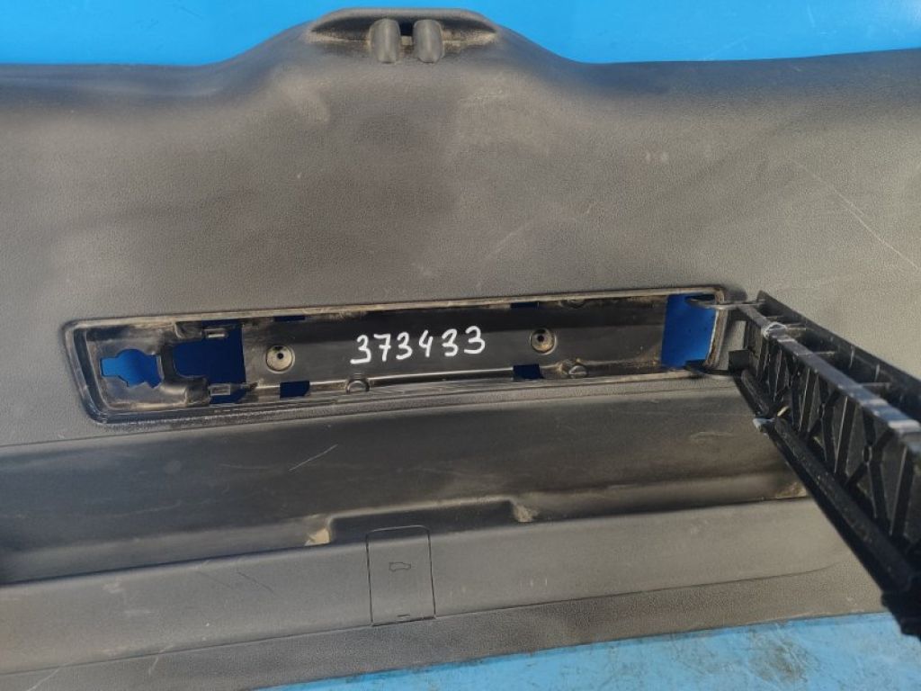 8R0 867 979 B | Обшивка крышки багажника AUDI Q5 08-16 - Фото 4