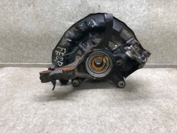 Кулак поворотний правий TOYOTA CAMRY 40 06-11