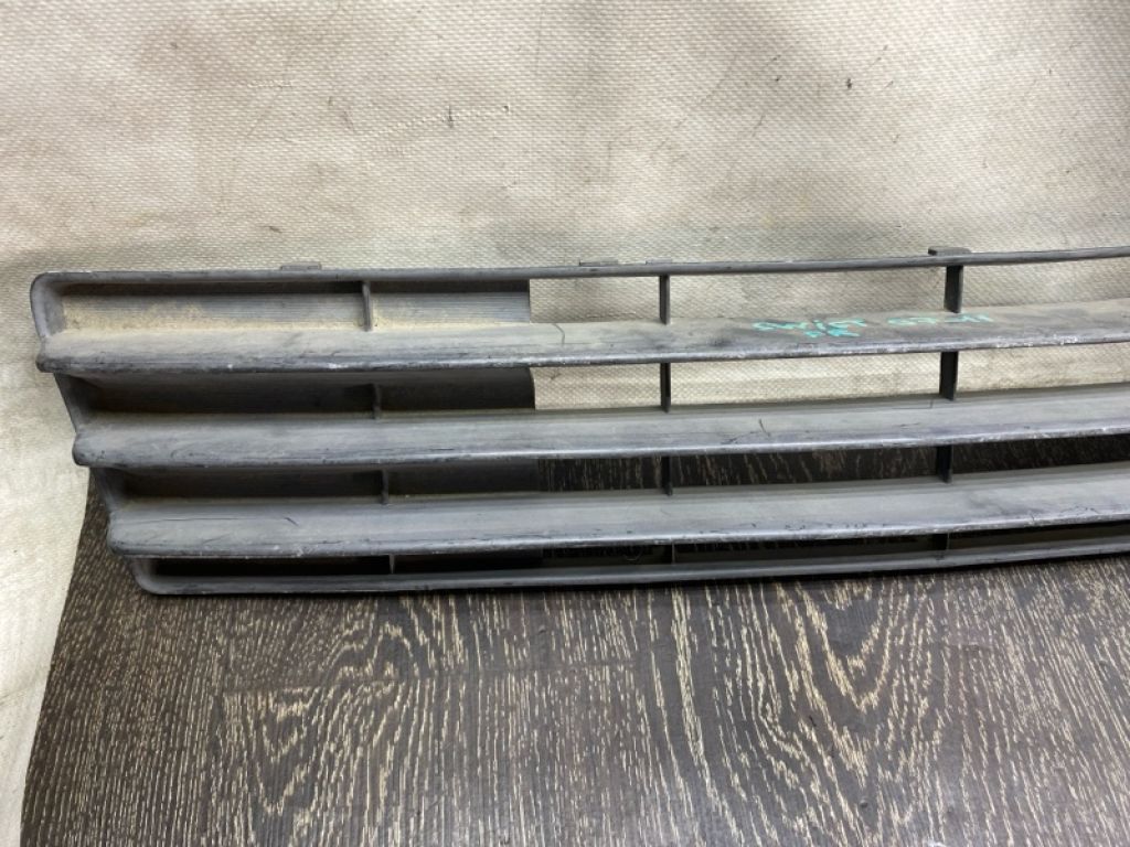 71721-63J10-5PK | Решетка переднего бампера SUZUKI SWIFT 04-11 - Фото 3