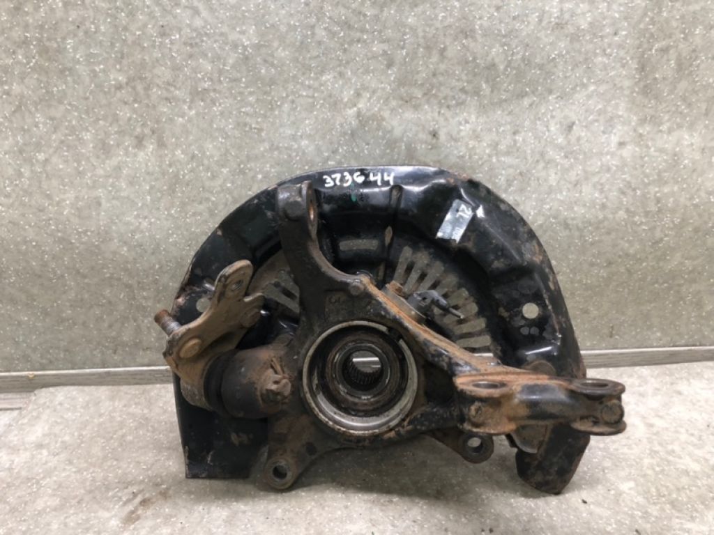 4321208030 | Кулак поворотний лівий TOYOTA SIENNA 11-16
