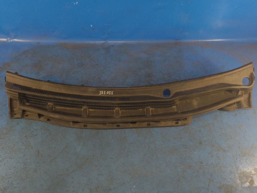 55781-47090 | Пластик под лобовое стекло / Жабо TOYOTA PRIUS - 30 09-17