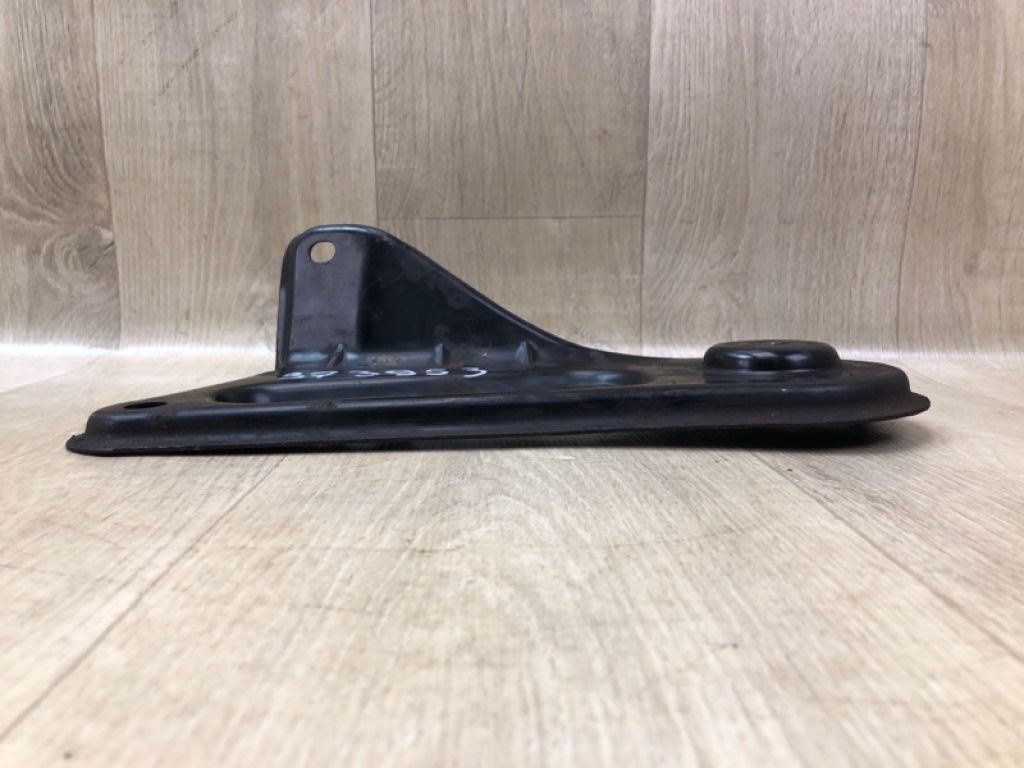 51035-33030 | Кронштейн/крепление балки подвески переднее правое TOYOTA CAMRY 40 06-11 - Фото 3