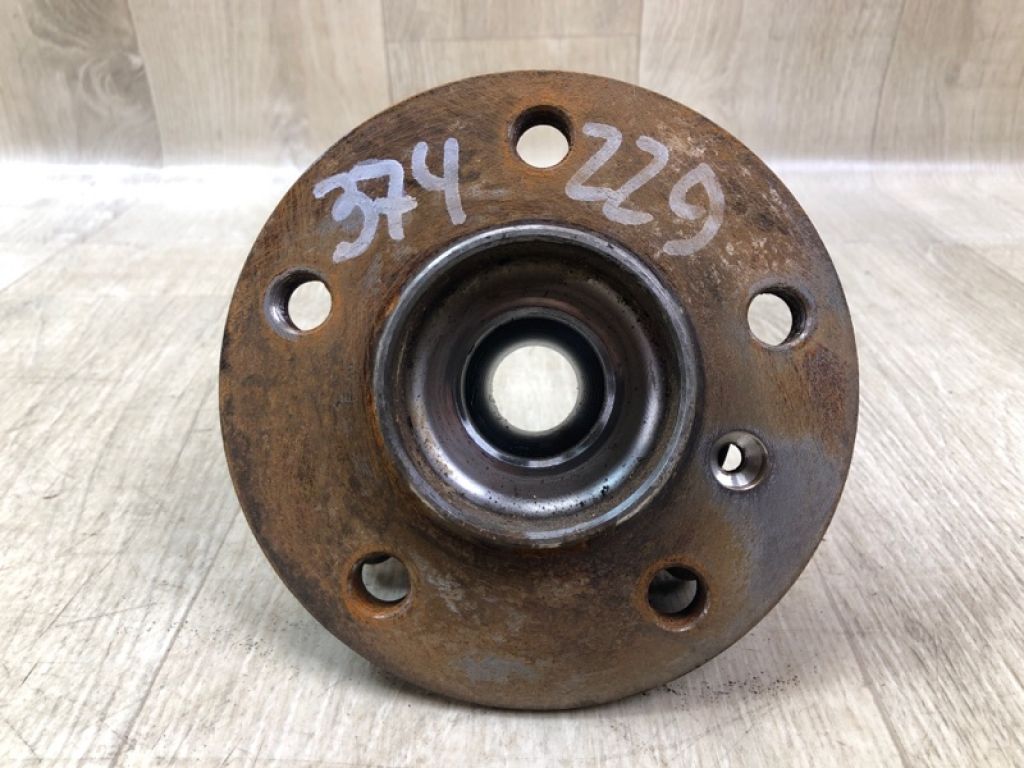 31 20 6 874 443 | Ступица передняя BMW X1 F48 14-