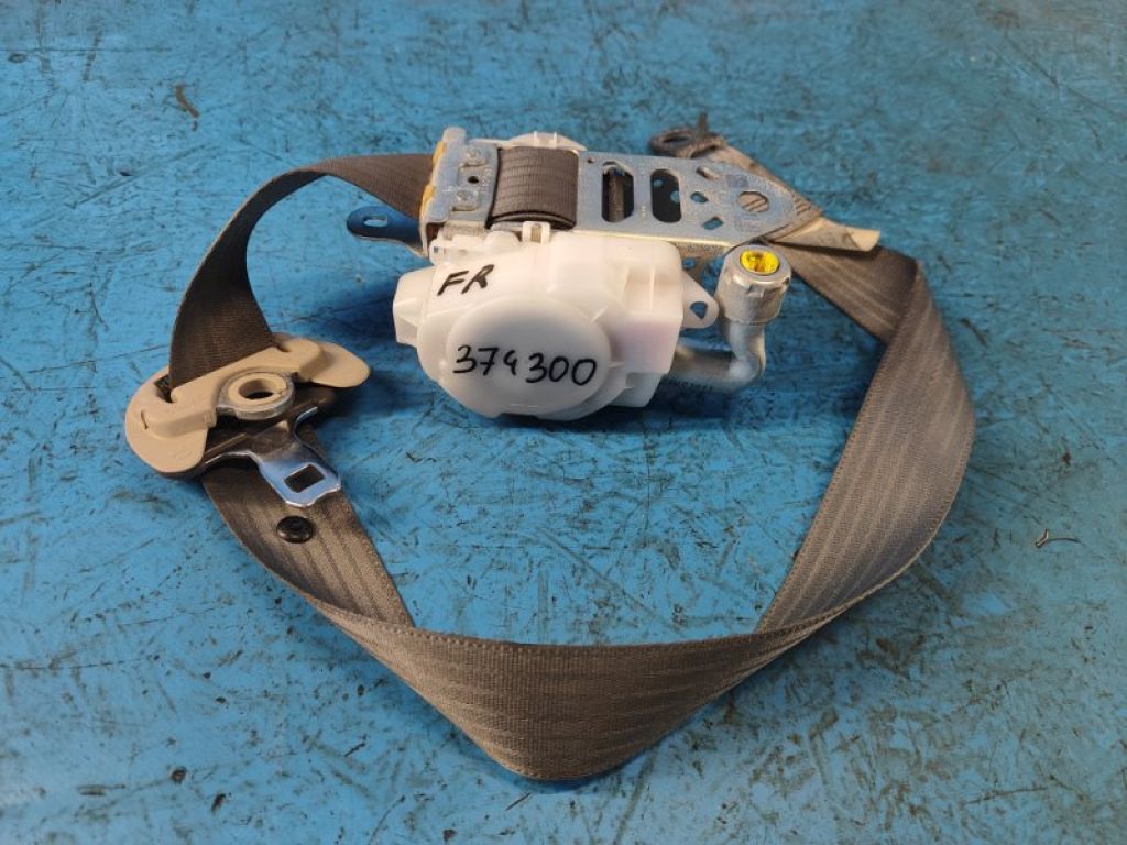 7321047121B3 | Ремінь безпеки передн. прав. TOYOTA PRIUS - 30 09-17