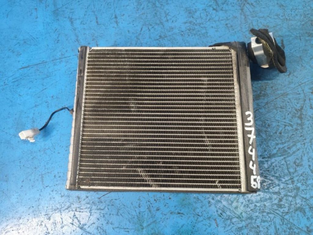 88501-47050 | Испаритель кондиционера TOYOTA PRIUS - 30 09-17
