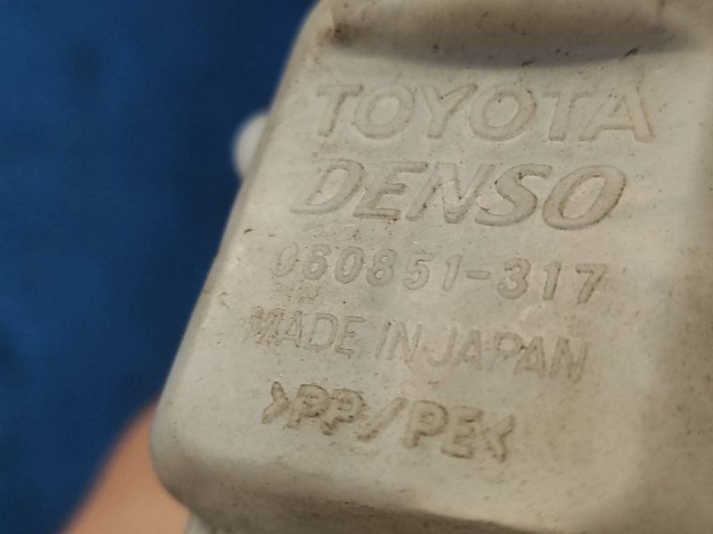 85315-47140 | Бачок омывателя TOYOTA PRIUS - 30 09-17 - Фото 8