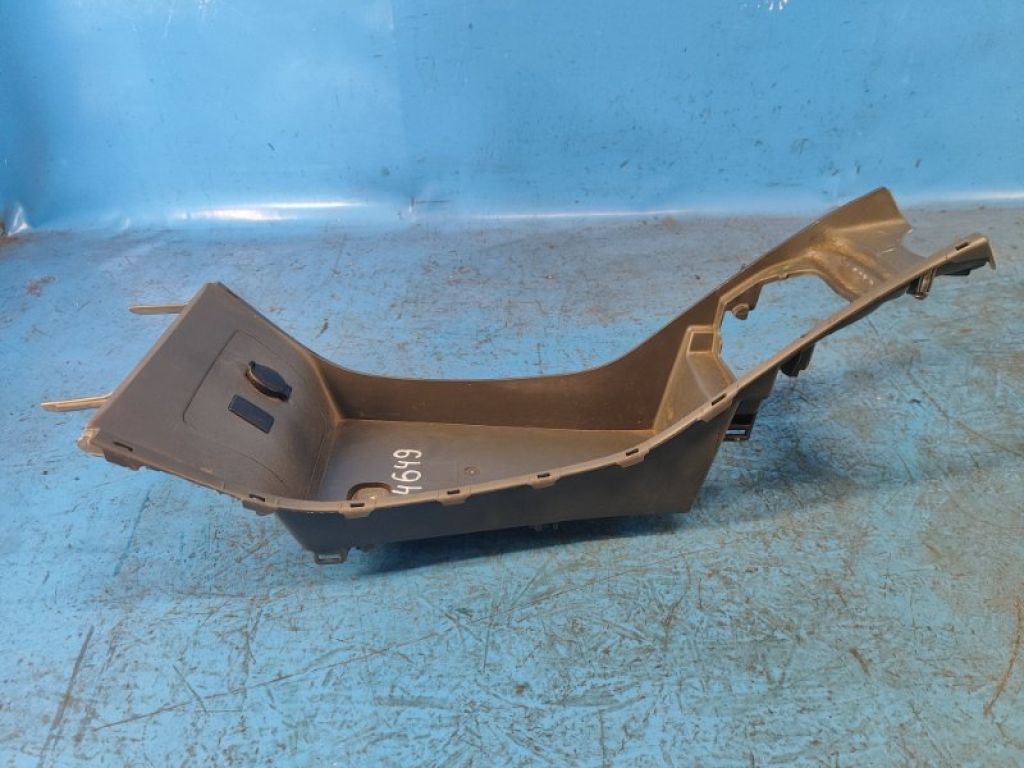 58810-47010 | Консоль между сидений TOYOTA PRIUS - 30 09-17 - Фото 3