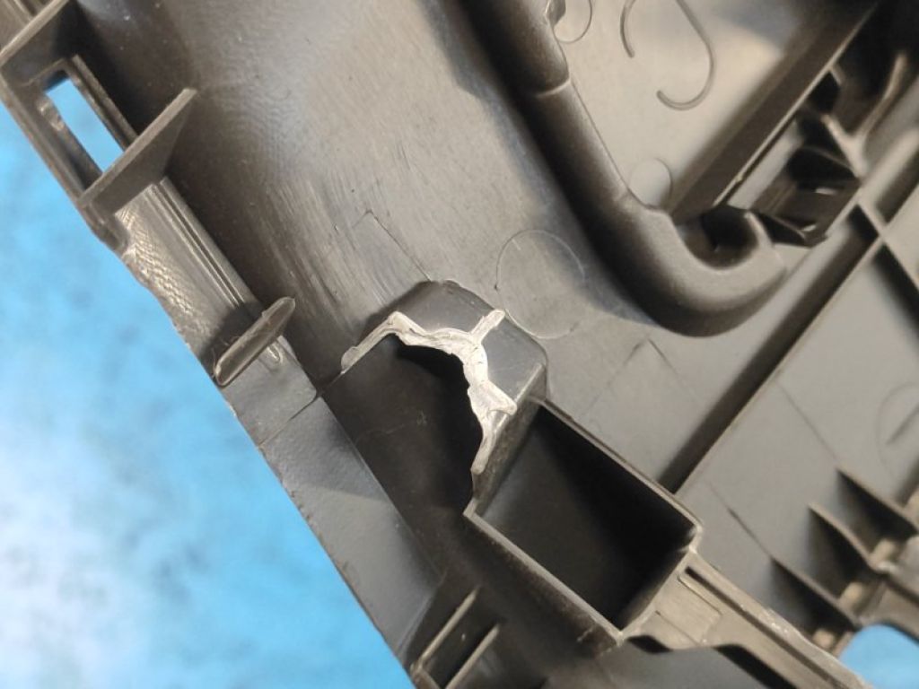 58810-47010 | Консоль между сидений TOYOTA PRIUS - 30 09-17 - Фото 8