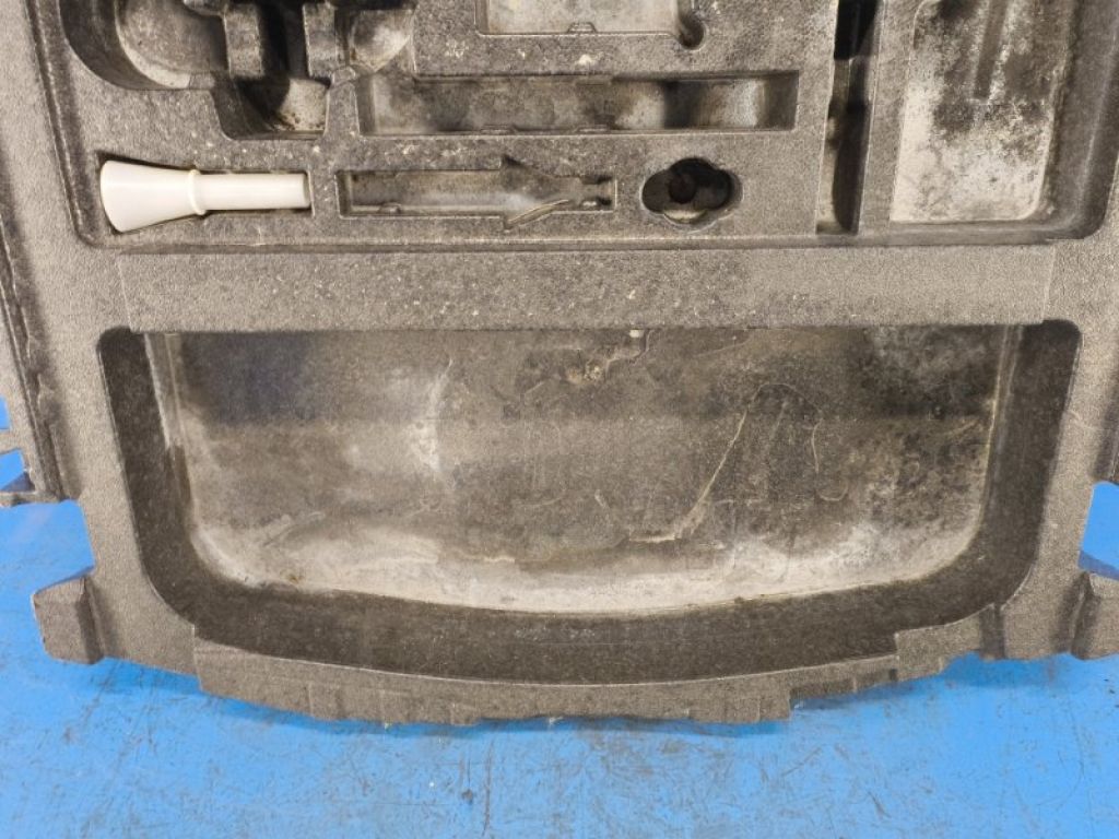 K8D2-19G381-AD | Скринька інструментальна LAND ROVER EVOQUE 19- - Фото 3