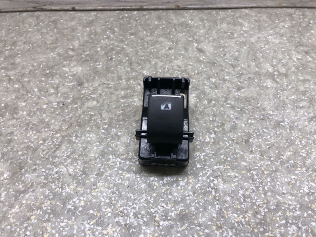 848100E060 | Кнопка стеклоподъемника TOYOTA CAMRY 70 17-