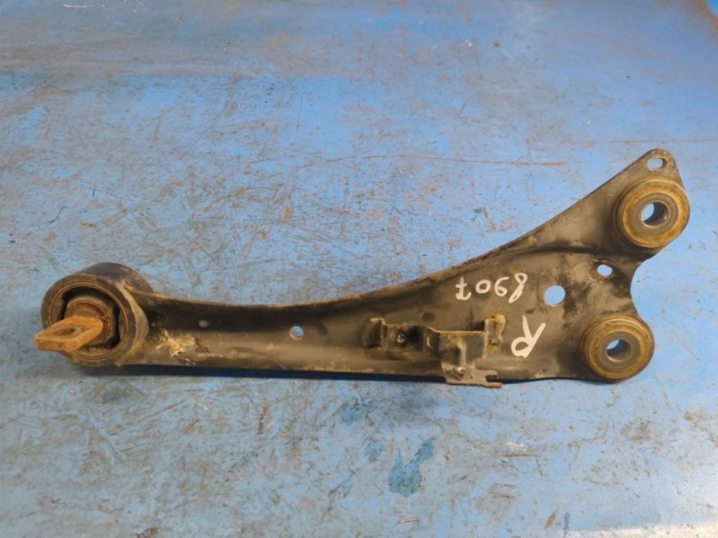 48760-12010 | Важіль задньої підвіски поздовжній правий LEXUS HS250H (ANF10) 09-12 - Фото 3