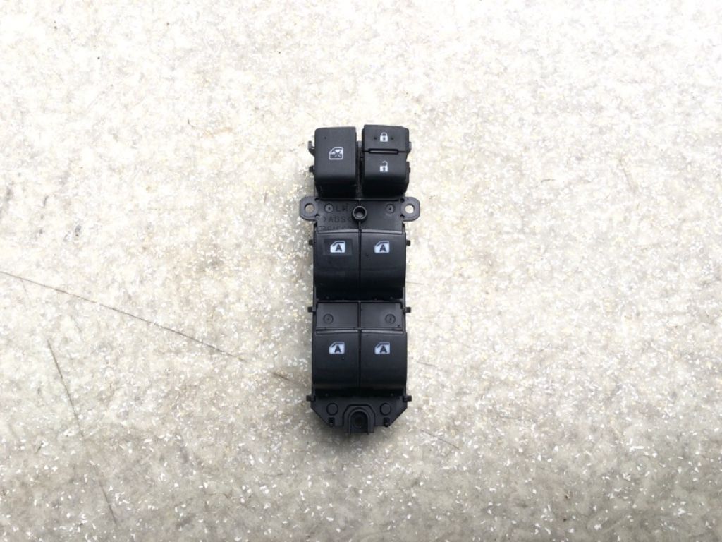 8404006070 | Блок керування склопідіймачами TOYOTA CAMRY 70 17-