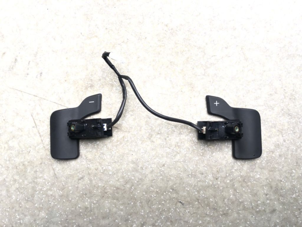 8461033011 | Пелюстки перемикання передач TOYOTA CAMRY 70 17-