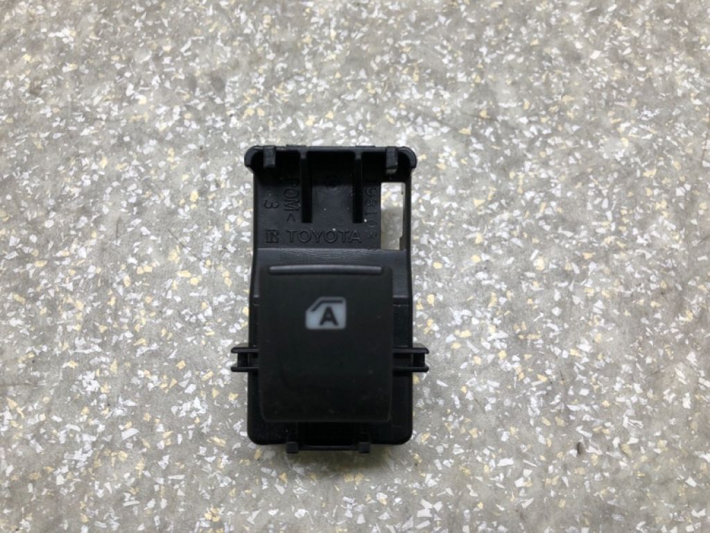 848100E040 | Кнопка склопідіймача TOYOTA CAMRY 70 17-