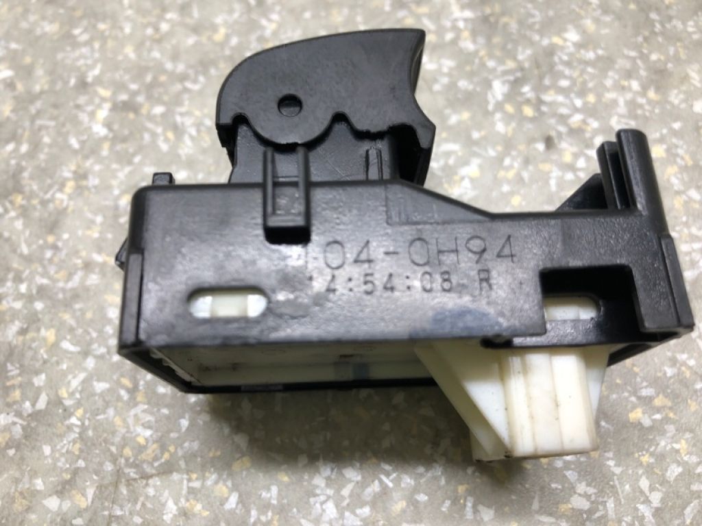 848100E040 | Кнопка склопідіймача TOYOTA CAMRY 70 17- - Фото 3