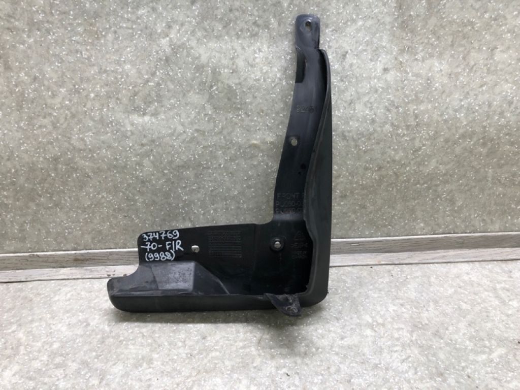PU060-03181 | Брызговик передний правый TOYOTA CAMRY 70 17-