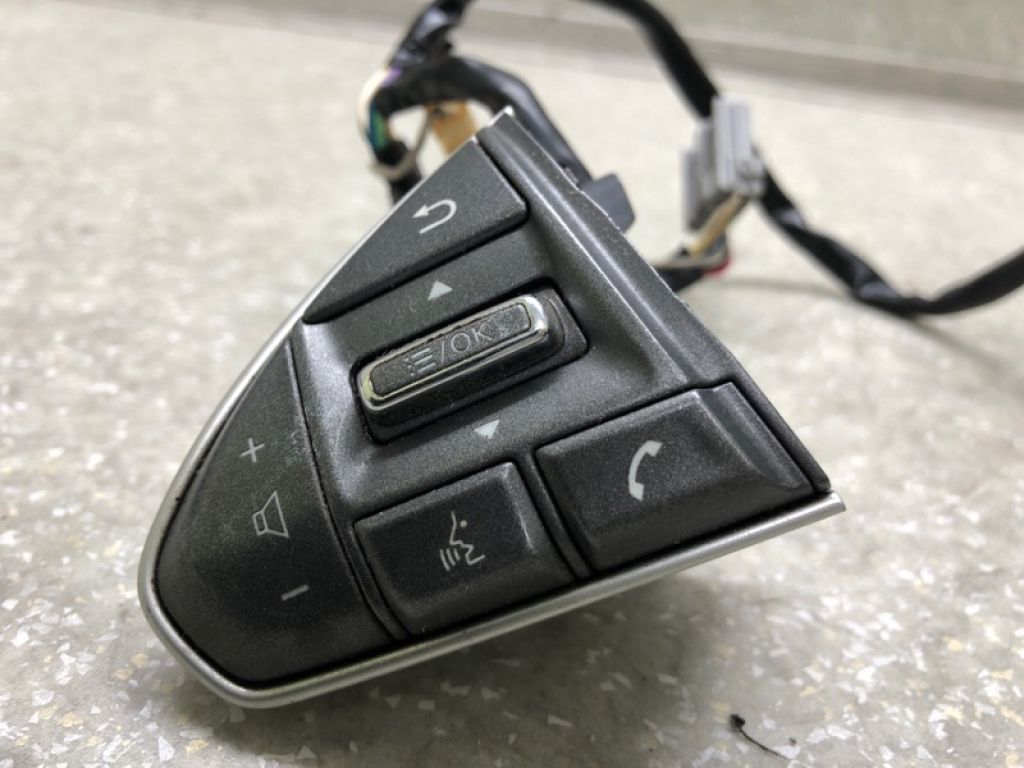 484304GE1A | Кнопки на руль INFINITI Q50 15-20 - Фото 4