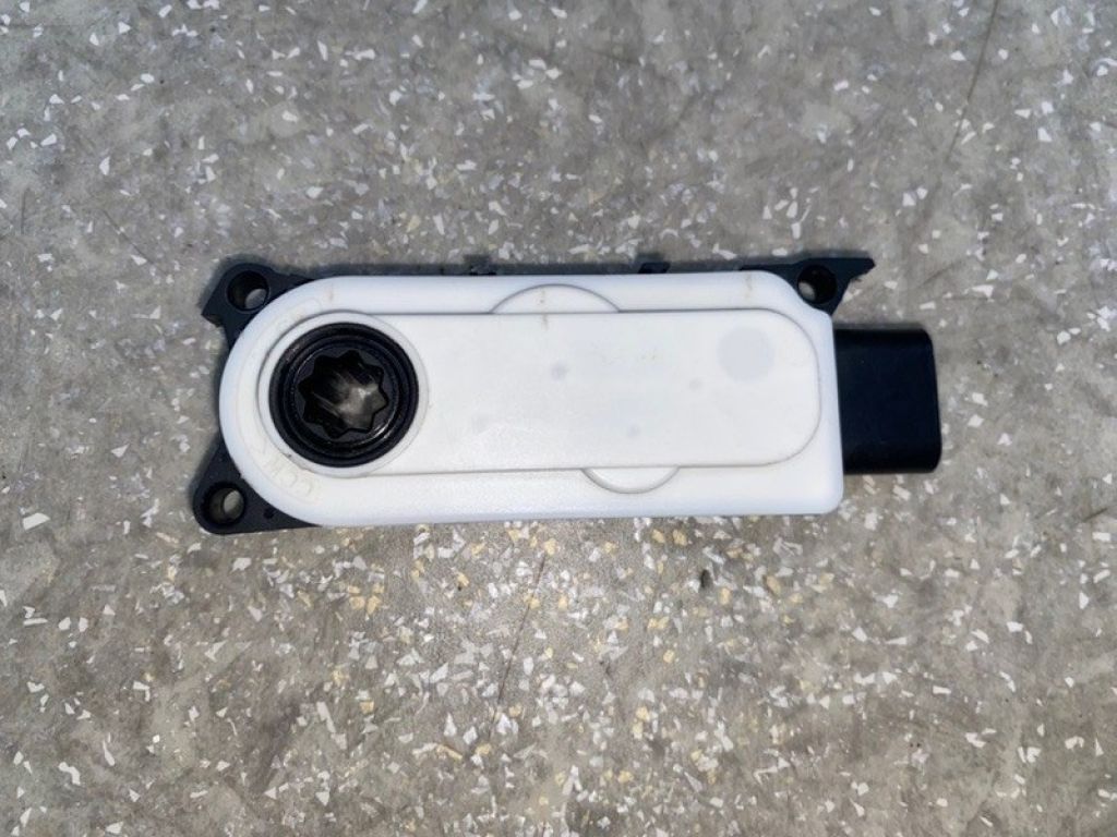 VC8853100A | Жалюзи радиатора MAZDA CX-50 22-