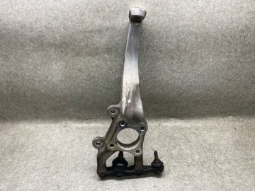 Кулак поворотний передній правий LEXUS GS350 GS300 05-11