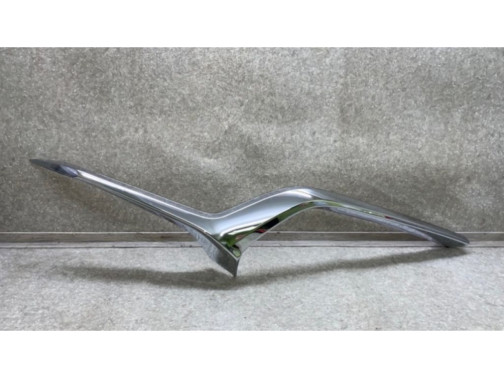 DGH9507K0B | Накладка (молдинг) решітки радіатора ліва MAZDA CX-30 19-
