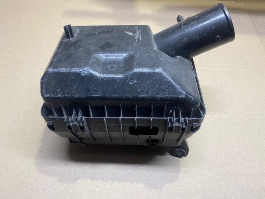 MR258242 | Корпус воздушного фильтра MITSUBISHI OUTLANDER 03-07