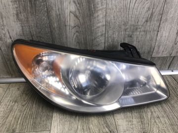 Фара права HYUNDAI ELANTRA HD 06-11
