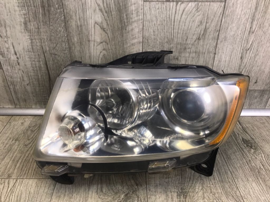 55079 381AI | Фара левая JEEP GRAND CHEROKEE 11-22