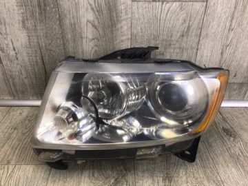 Фара ліва JEEP GRAND CHEROKEE 11-22
