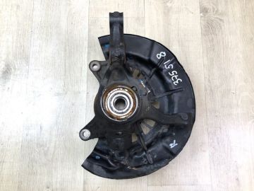 Кулак поворотный передний правый TOYOTA CAMRY 55 14-17