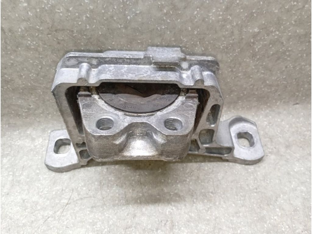 AV6Z-6038-A | Подушка двигуна FORD FOCUS 10-18