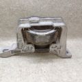 AV6Z-6038-A | Подушка двигуна FORD FOCUS 10-18 - Прев'ю 3