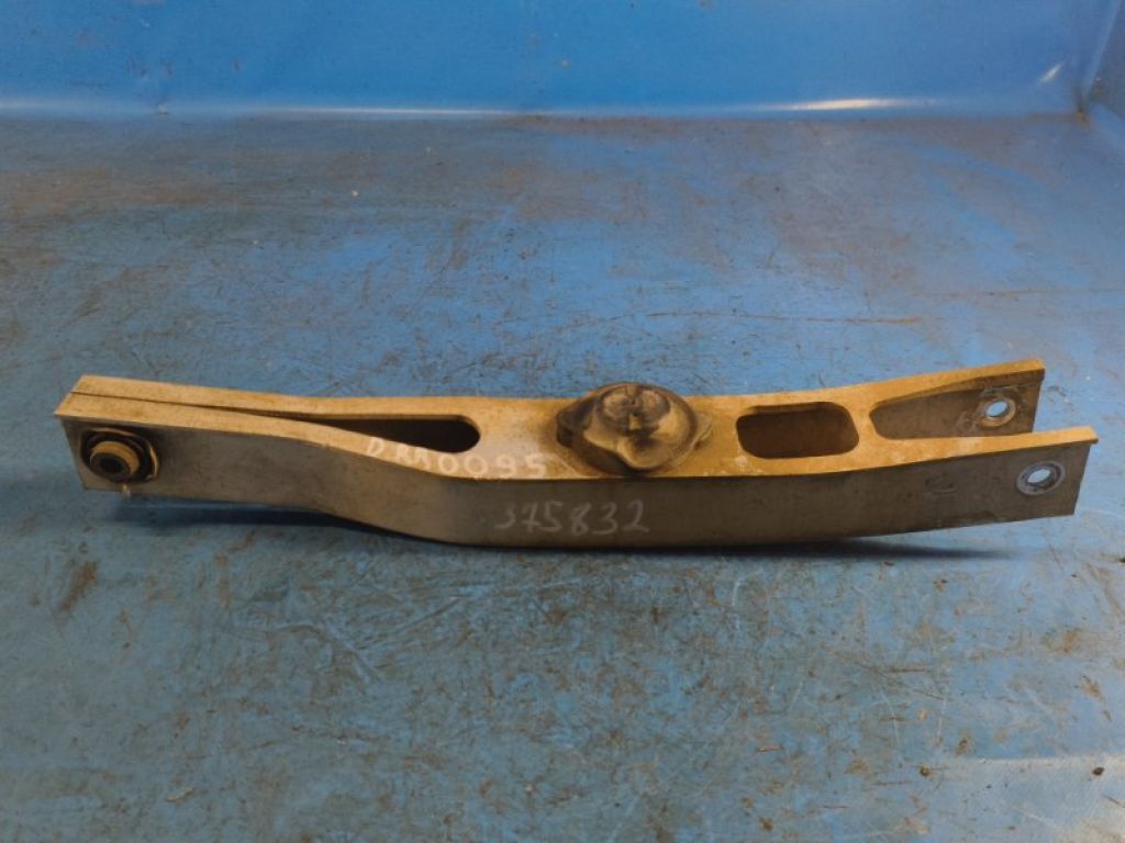 46350-57L00 | Важіль задньої підвіски нижній поперечний правий SUZUKI KIZASHI 09-14