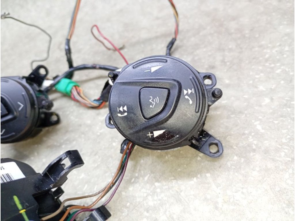 AM5Z-9C888-J | Кнопки на руль FORD FOCUS 10-18 - Фото 2