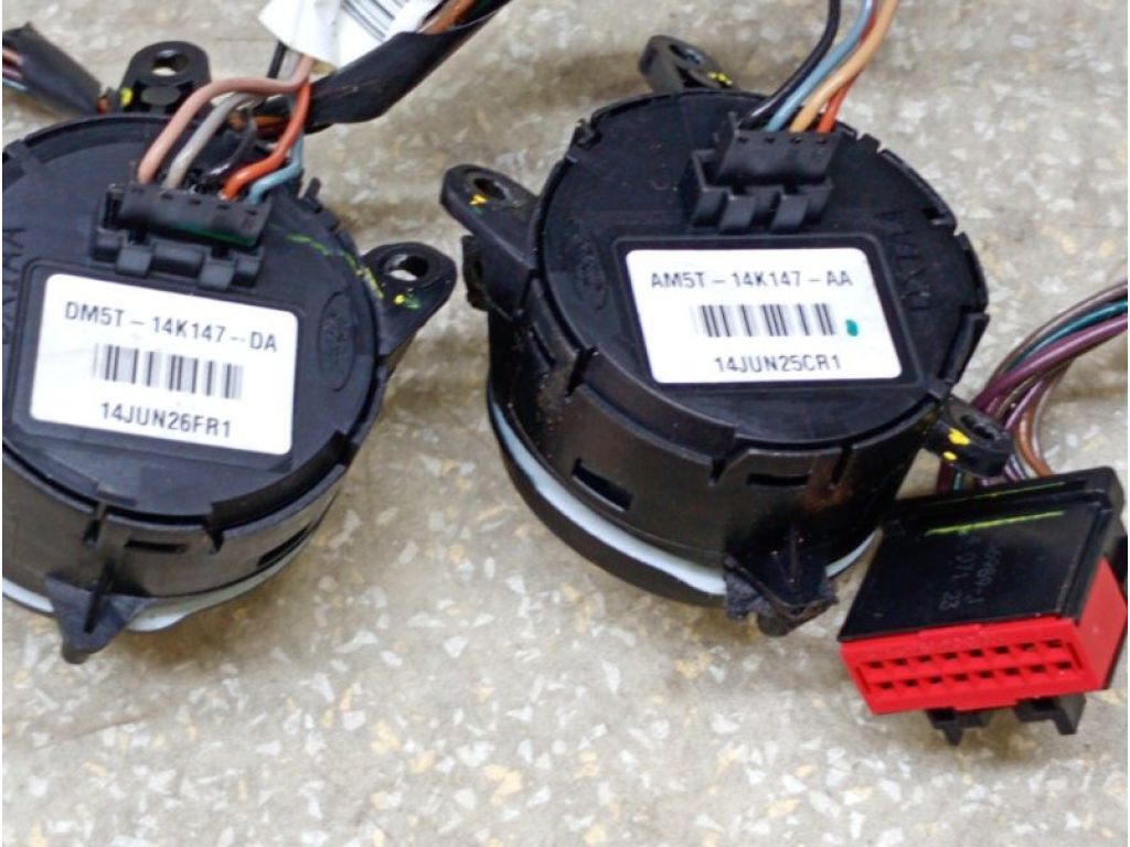 AM5Z-9C888-J | Кнопки на руль FORD FOCUS 10-18 - Фото 6