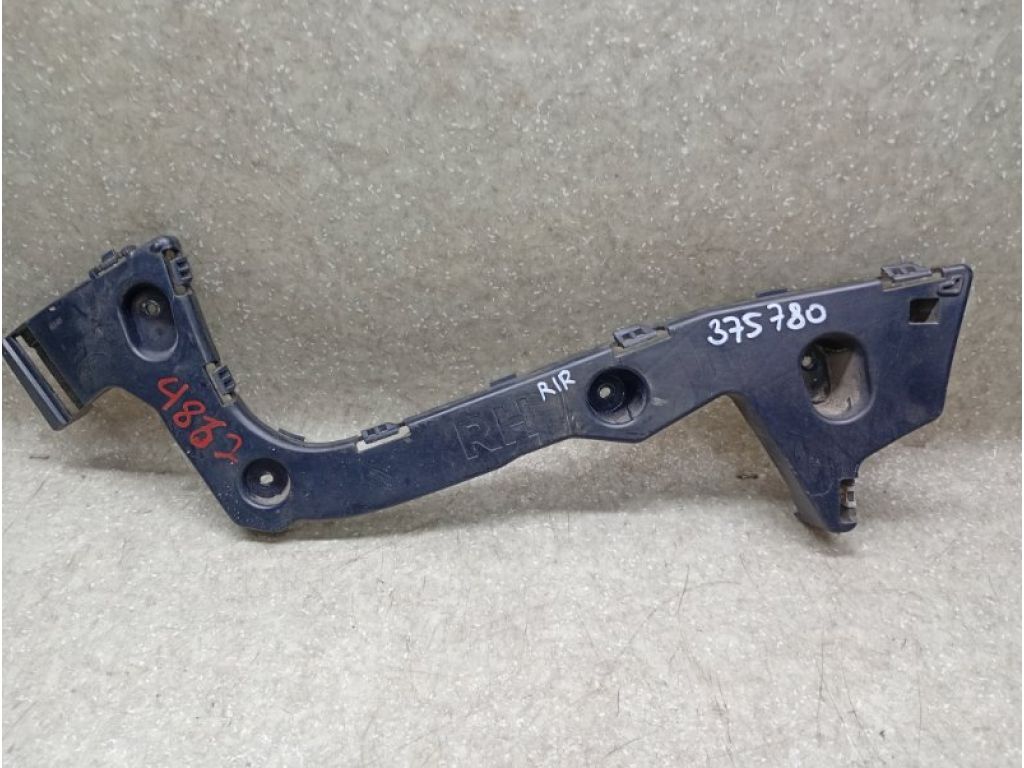 CP9Z-17D948-C | Кронштейн/кріплення заднього бампера праве FORD FOCUS 10-18