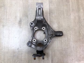 Кулак поворотний передній правий LEXUS CT200 11-17
