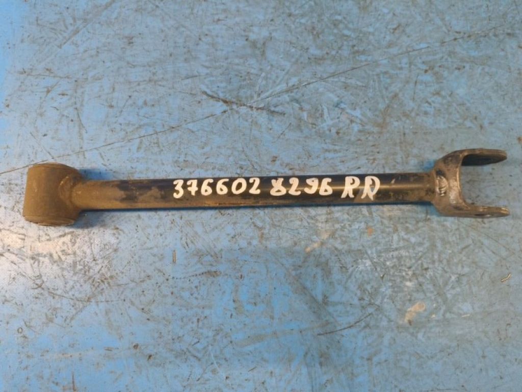 4873048160 | Рычаг задней подвески поперечный правый TOYOTA VENZA 09-16