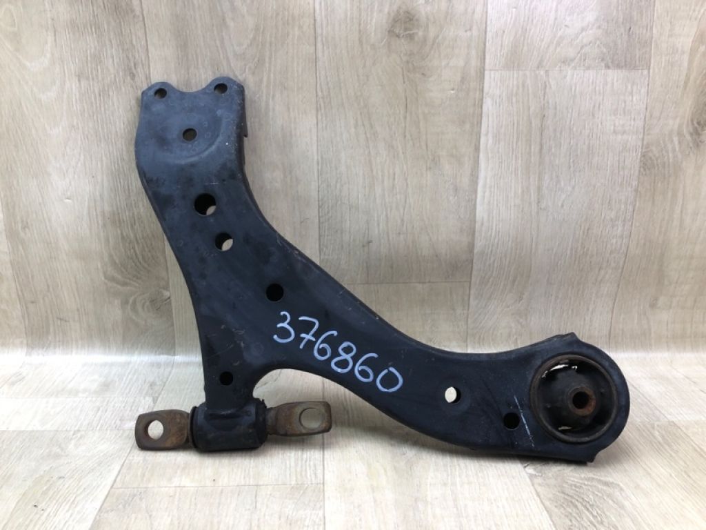 48068-06200 | Рычаг передней подвески нижний правый TOYOTA CAMRY 70 17-