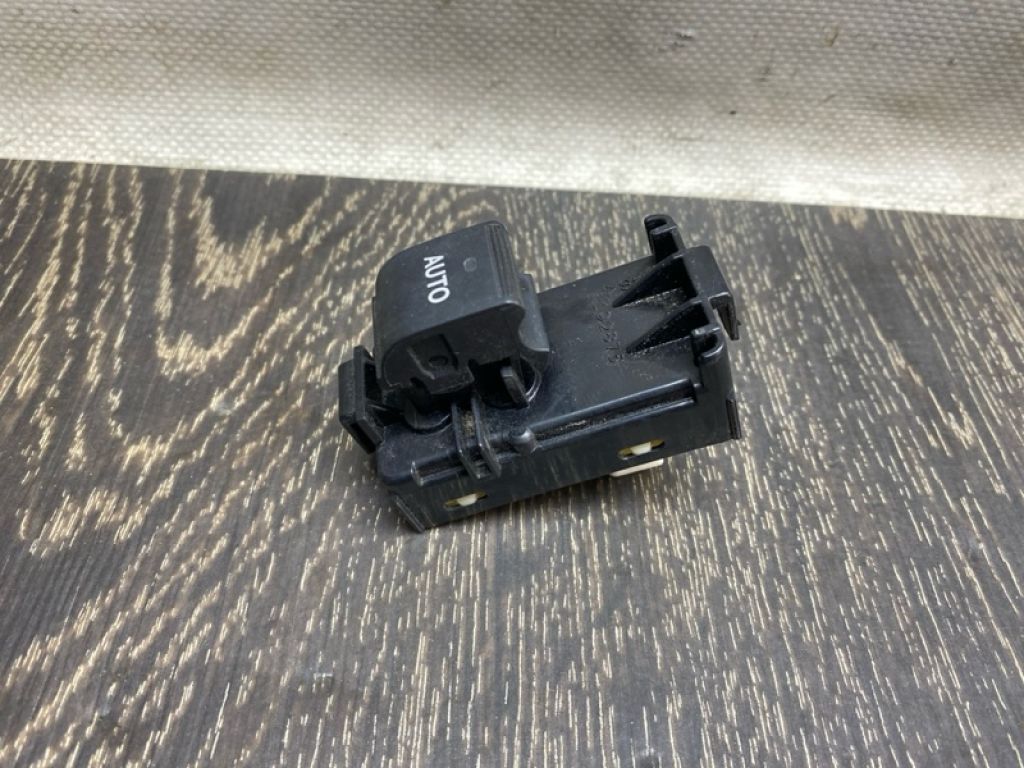 Кнопка стеклоподъемника LEXUS GS350 GS300 05-11