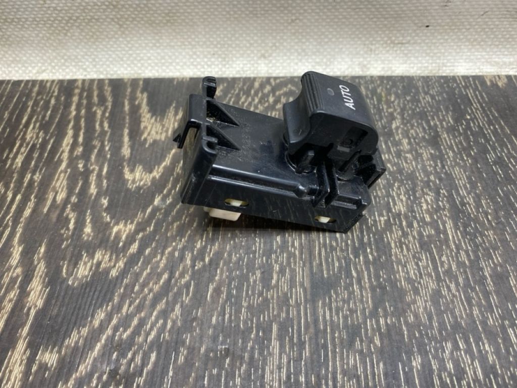 Кнопка стеклоподъемника LEXUS GS350 GS300 05-11 - Фото 2