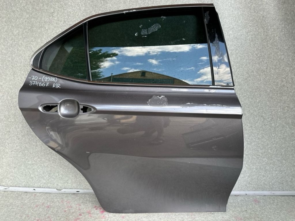 6700306311 | Двері задні праві TOYOTA CAMRY 70 17-