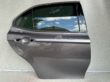 Двері задні праві TOYOTA CAMRY 70 17-