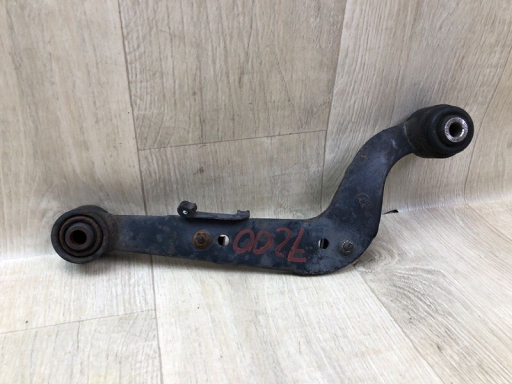 48770-42040 | Важіль задньої підвіски поперечний верхній правий TOYOTA RAV4 05-12